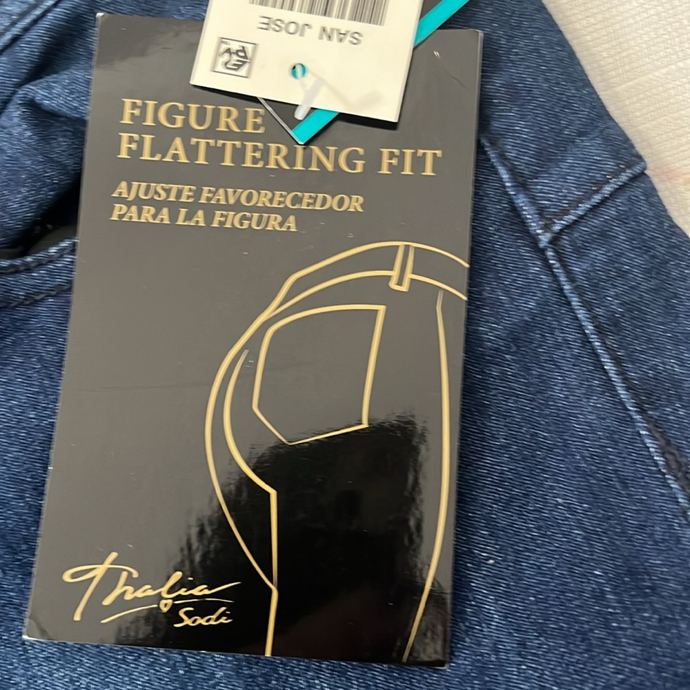 NWT Thalia Sodi stetch jeans size 10 figure flattering. - Picture 2 of 10